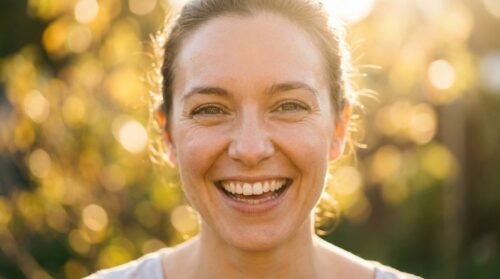 scopri quali sono le 9 abitudini che, secondo la psicologia, le persone veramente intelligenti e felici smettono di fare dopo i 30 anni per migliorare la loro vita.